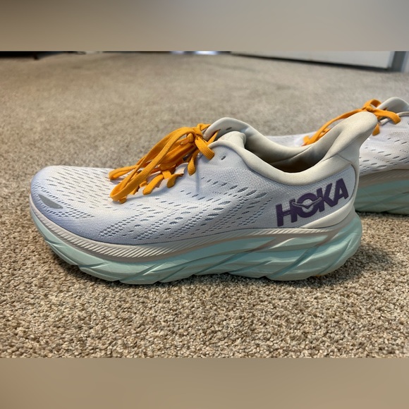 Woman’s Hokas - Picture 4 of 5